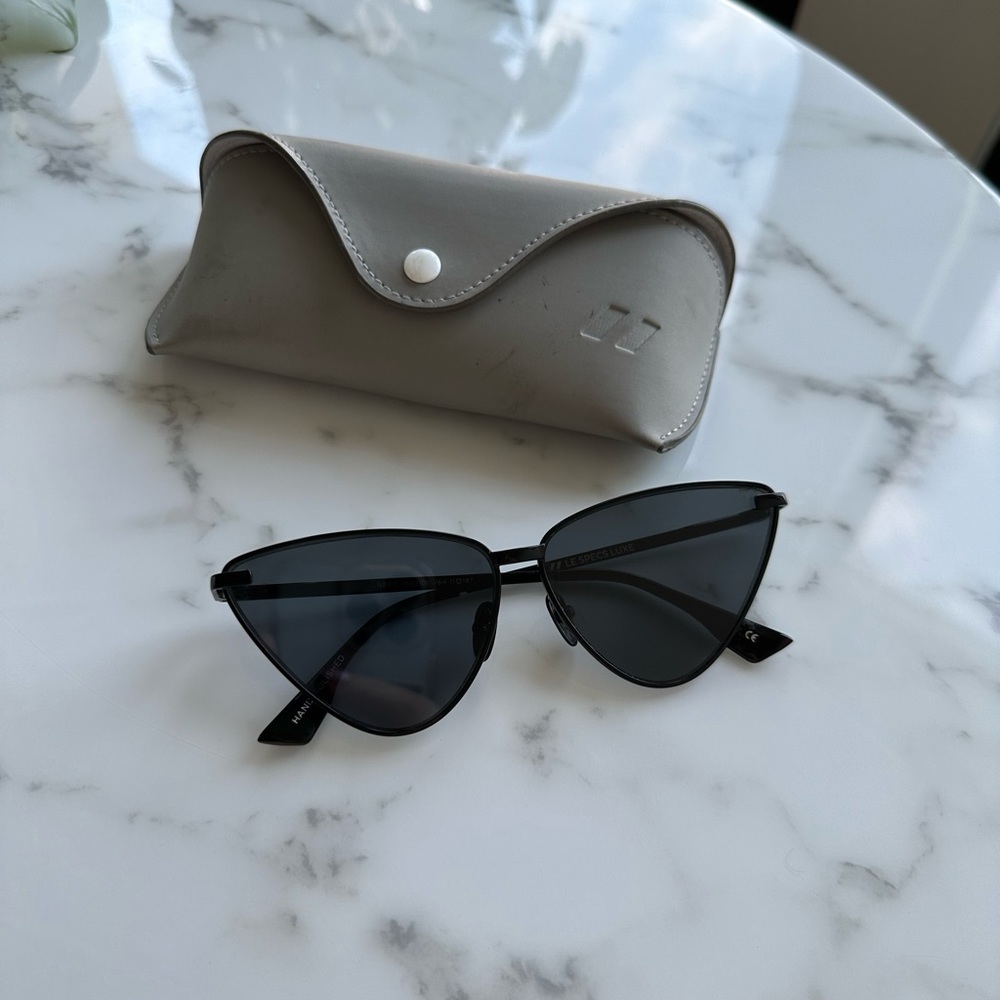 Le specs luxe Nero black cat eye sunglasses